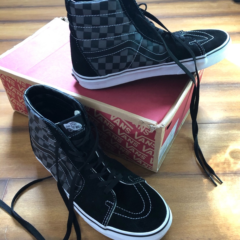 Men’s Hi Top Checkered Vans🔥 worn once!